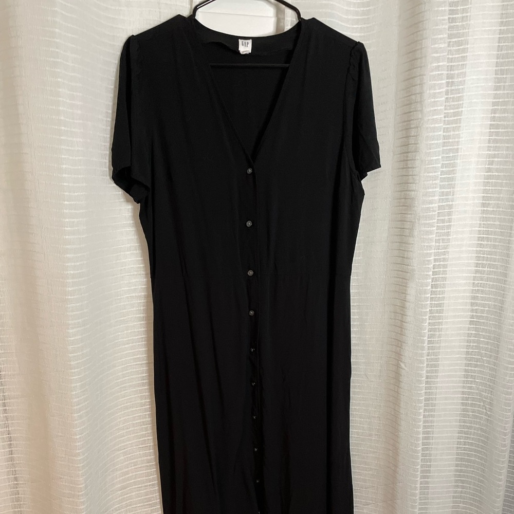 Button up black midi